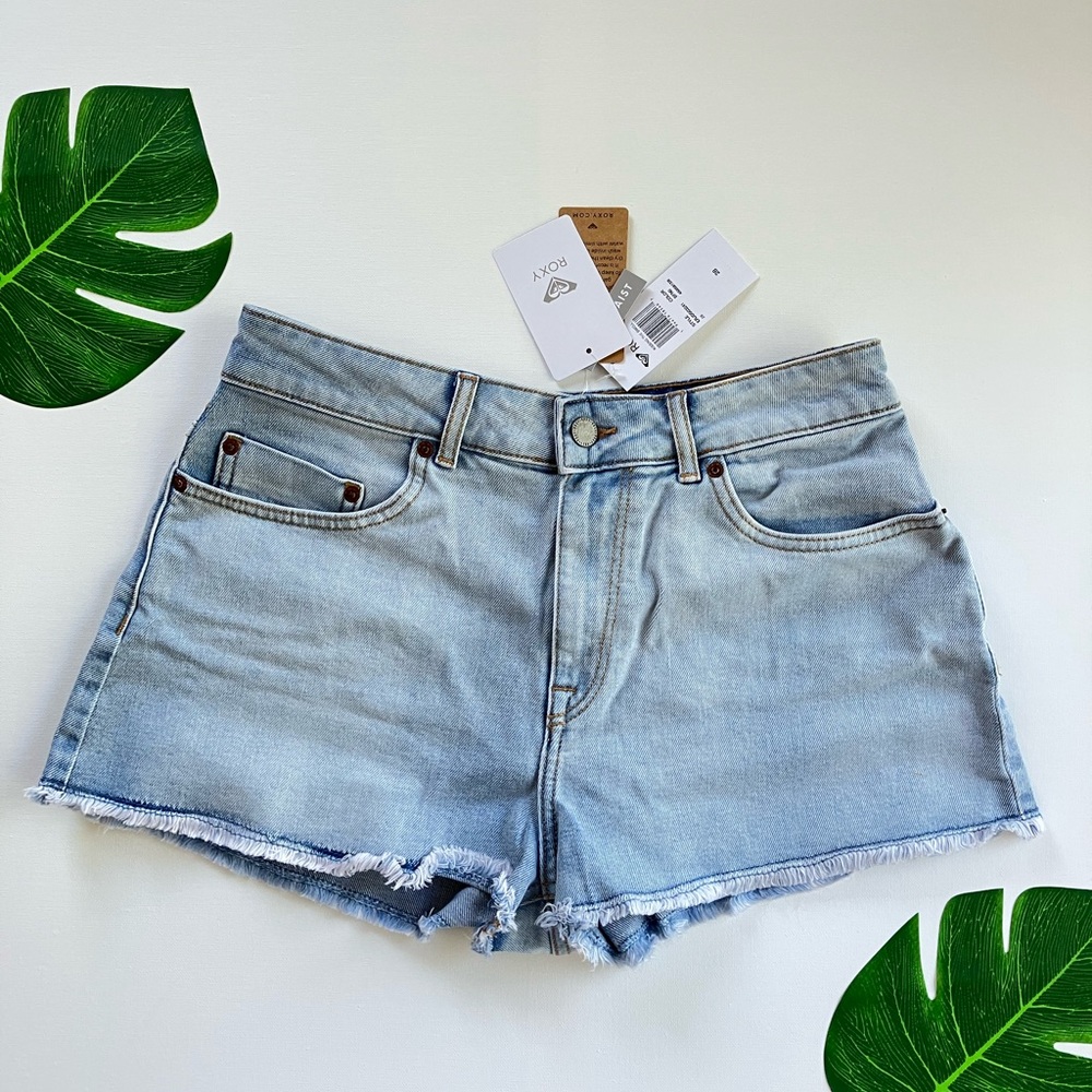 🔥ROXY Kissing The Swell Denim Shorts🔥